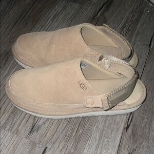 UGG GOLDENSTAR CLOG IN SAND